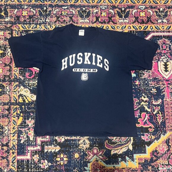 Vintage 90s University Of Connecticut Huskies Mens XL Navy T‎ Shirt Gildan Heavy - Picture 1 of 1